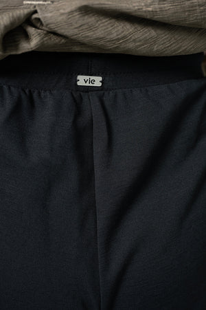 Vanta Wide-Leg Black Trouser