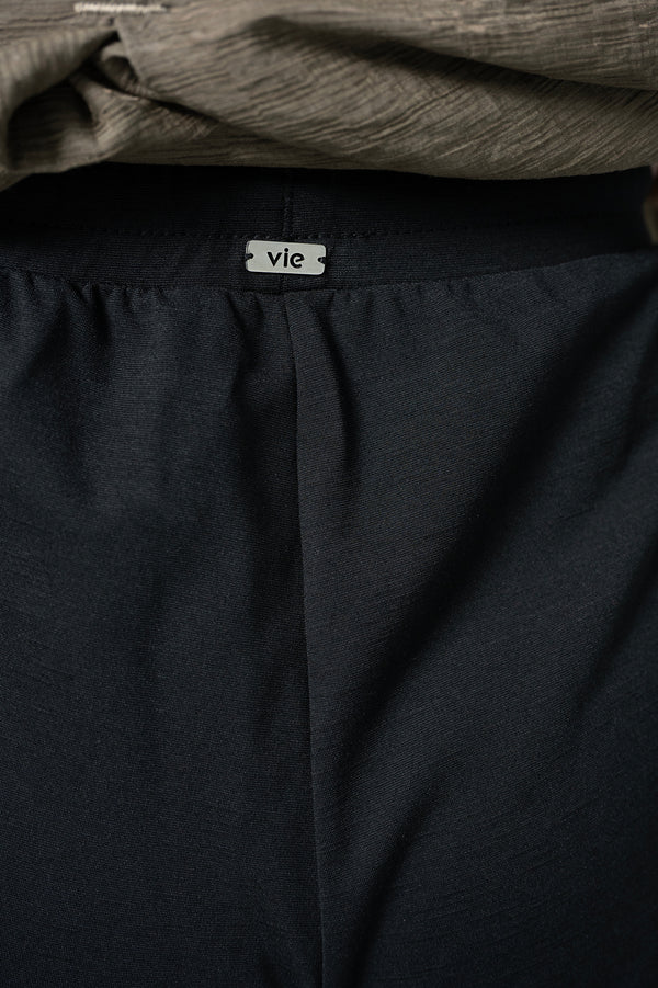 Vanta Wide-Leg Black Trouser