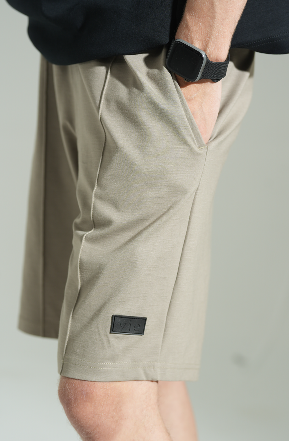 Studio Beige Short