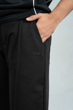 Line Pin-Tuck Trouser